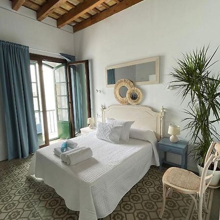 Dona Lola Rooms Кониль-де-ла-Фронтера Экстерьер фото