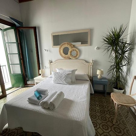 Dona Lola Rooms Кониль-де-ла-Фронтера Экстерьер фото