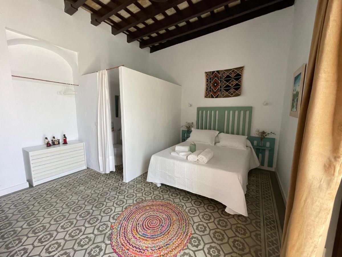 Dona Lola Rooms Кониль-де-ла-Фронтера Экстерьер фото